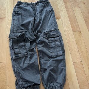 Cargo pant from Garage, size (xs) but it run big. Color: gray